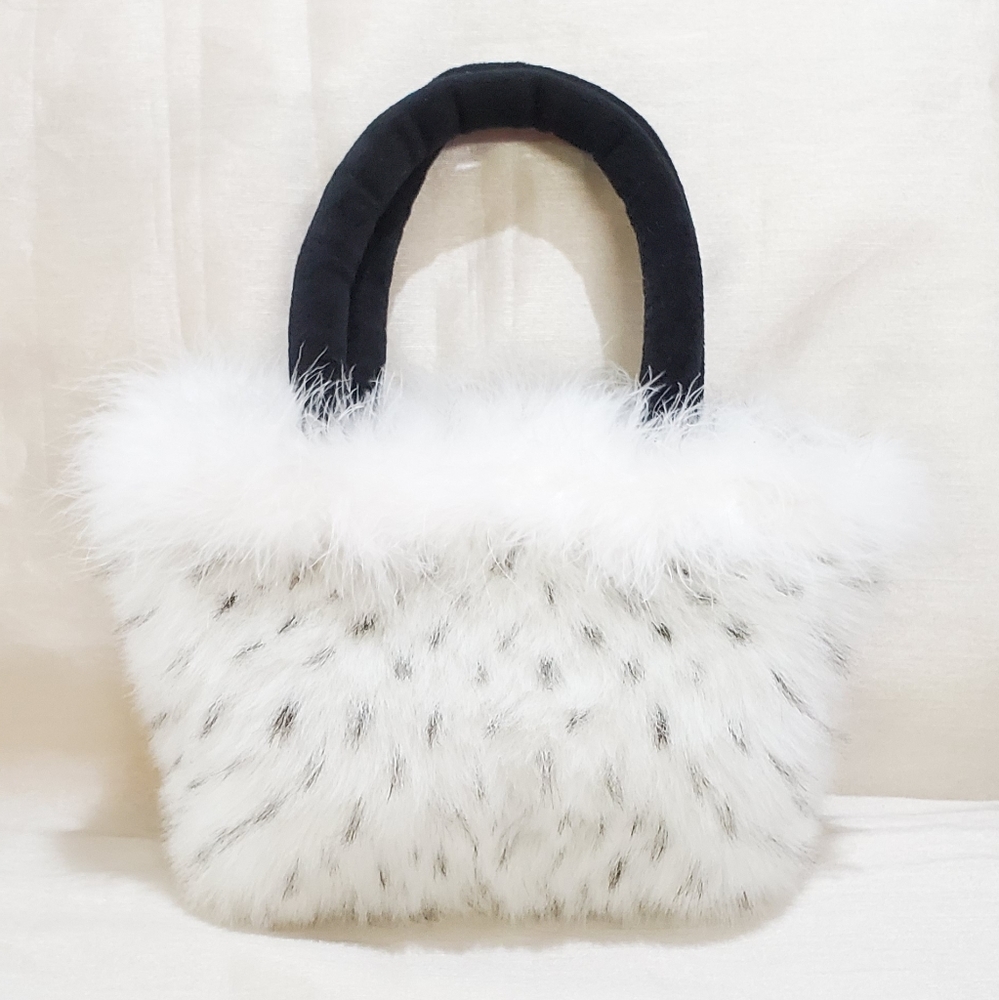 🍃 Fuzzy handbags clutch satchel